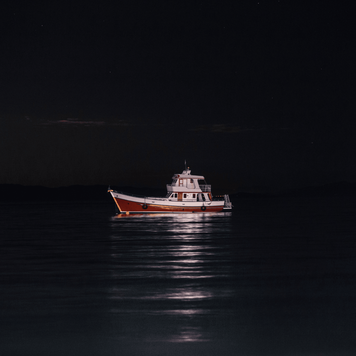 Expert Boat safety Tips for Navigating Your Boat at Night — SIERRA