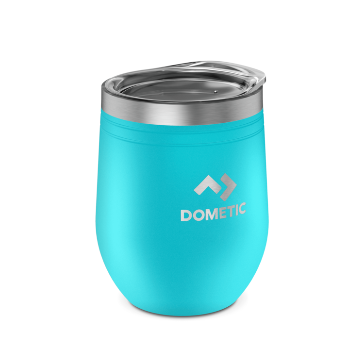 Turquoise tumbler with clear lid on a white background, featuring the Dometic logo.