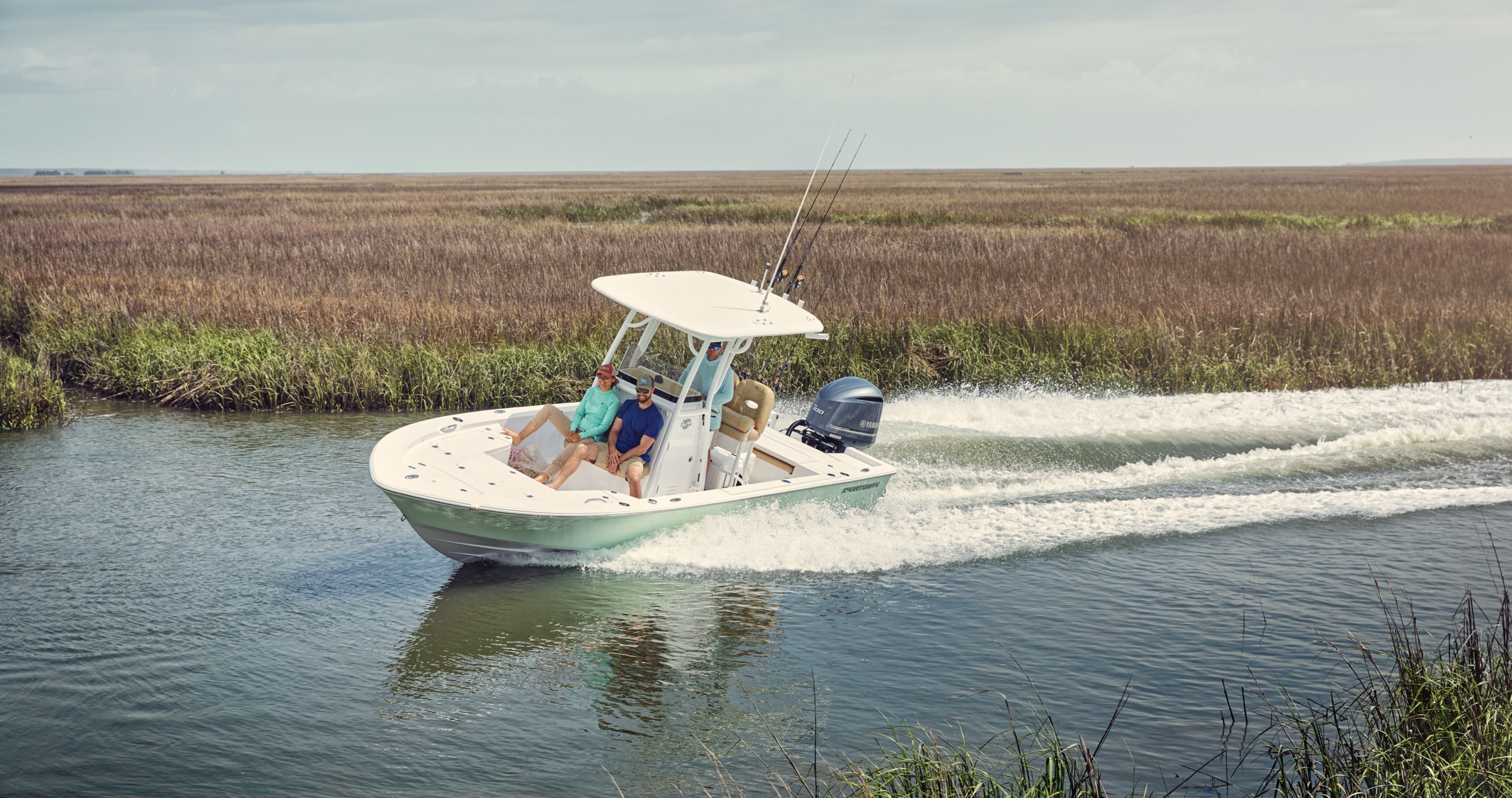 Benefits of center console boats for fishing and recreation